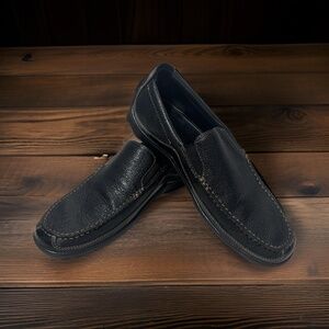 Cole Haan C03557 Tucker Venetian Leather Slip on Loafer in Black 9.5M